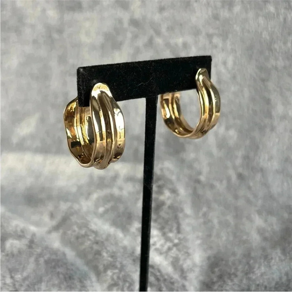 NORDSTROM RACK Wide Ripple Hoop Earrings - Set of 2 pair - Gold and Silver - NWT - Picture 8 of 9